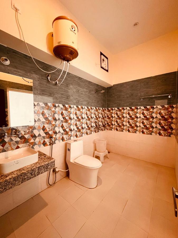 Hotel Kempty - A Boutique Hotel, Мусори Екстериор снимка